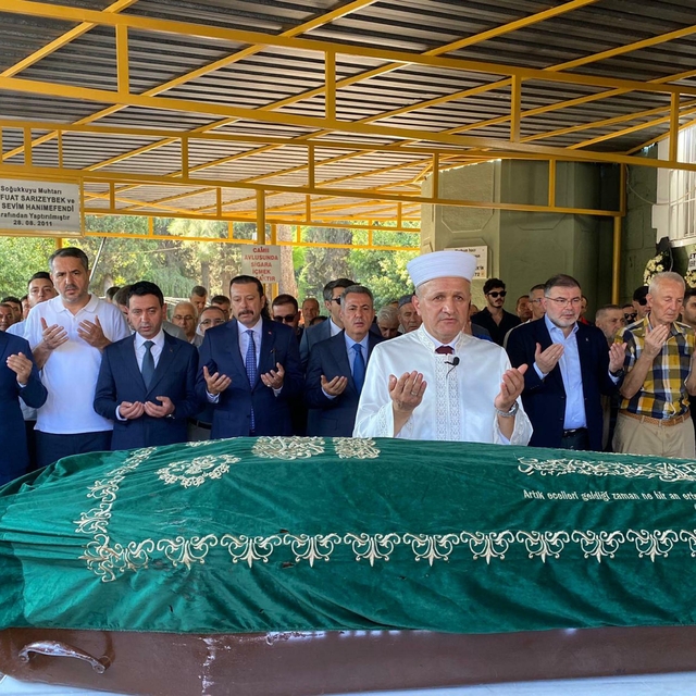 Sındırgı'da 6.1'lik depremde yıkılan ve hasar gören binalar havadan görüntü...