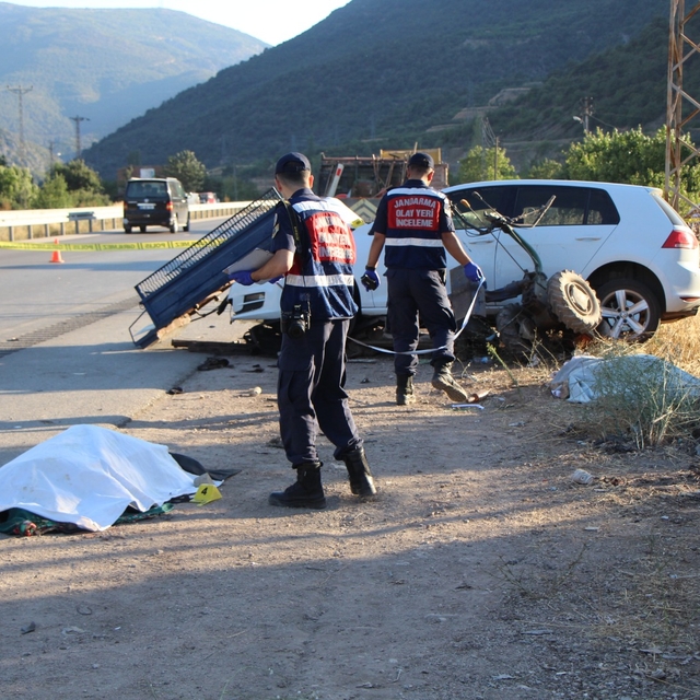 Anne, böbreğini verdiği oğluyla birlikte kazada öldü