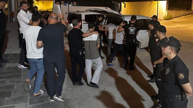 Hatay'da 1 kişinin bıçakla yaralandığı kavgaya ilişkin 5 zanlıdan 4'ü tutuklandı