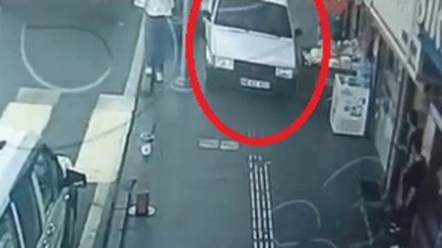 Otomobiliyle kaldırımdan ilerleyen sürücüye 11 bin TL ceza