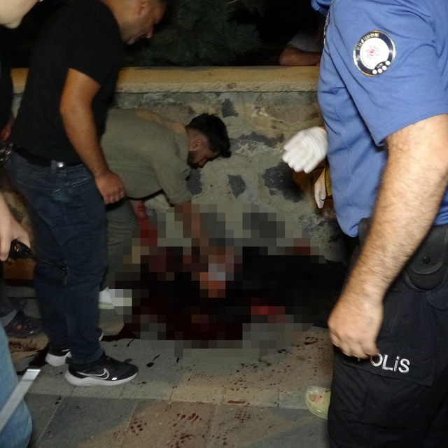 Erzurum'da bıçaklı kavga; 2 kardeşten 1'i öldü