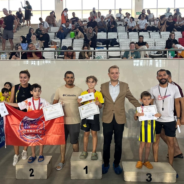 Malatya'da yüzme şenliği düzenlendi