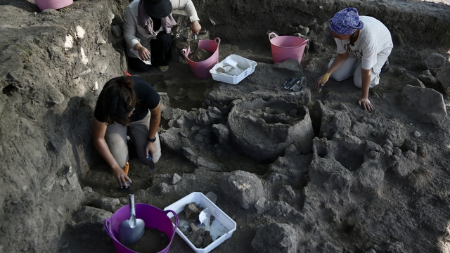Çaltılar Höyük'teki kazı çalışması, 5300 yıl öncesi yaşama ışık tutuyor