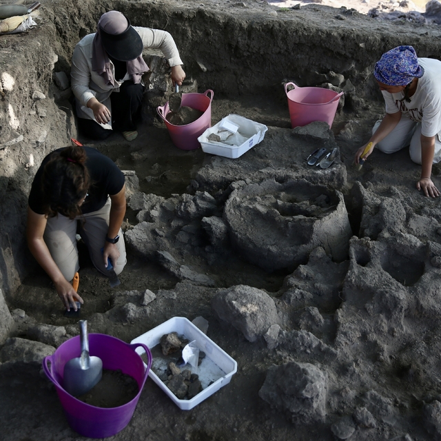 Çaltılar Höyük'teki kazı çalışması, 5300 yıl öncesi yaşama ışık tutuyor