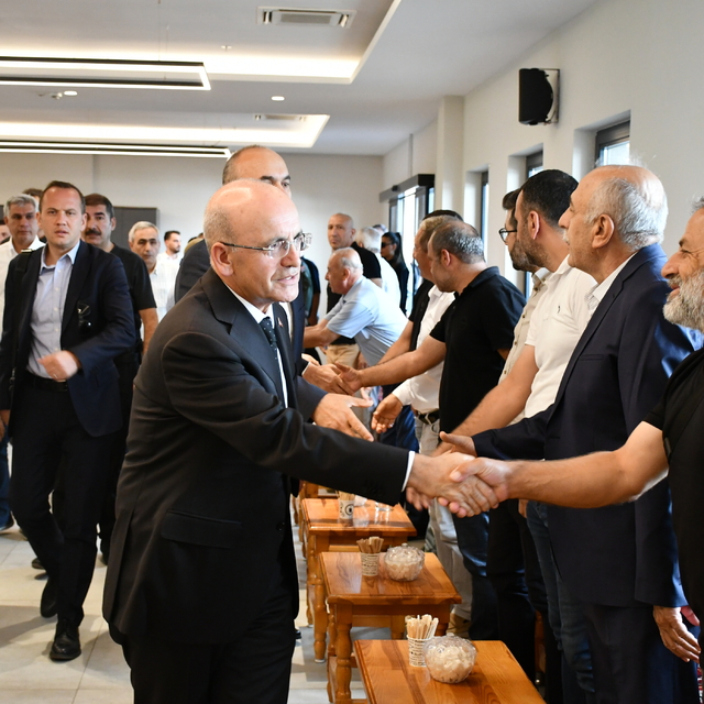 Ağabeyi vefat eden Hazine ve Maliye Bakanı Şimşek, Batman'da taziyeleri kab...