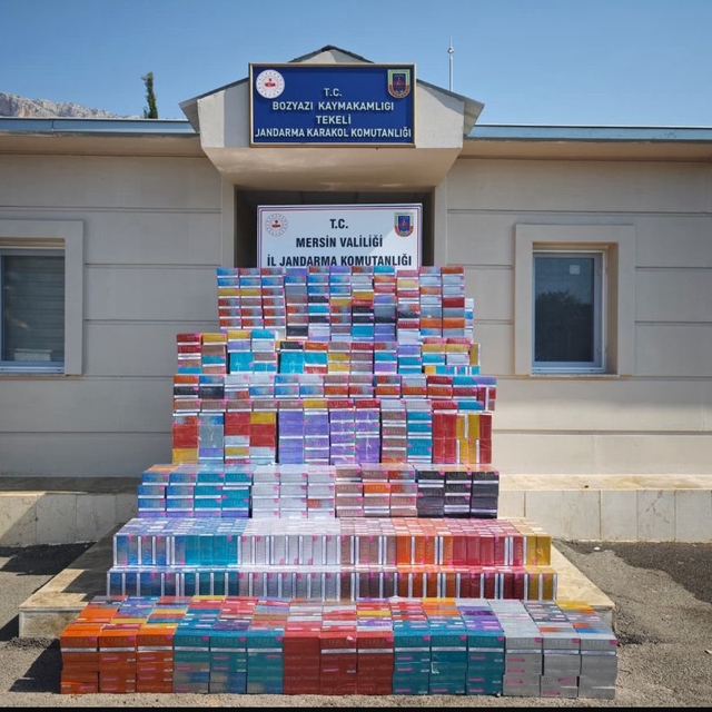 Bozyazı'da aracında kaçak elektronik sigara ve tütünü bulunan şüpheli yakal...