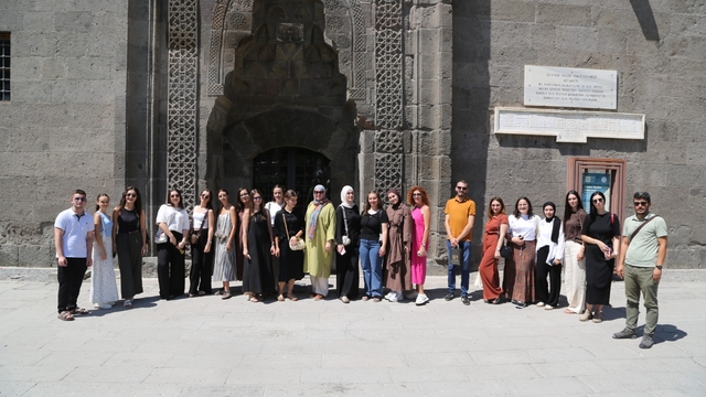 Sırbistan'dan gelen öğrenciler Kayseri'yi gezdi