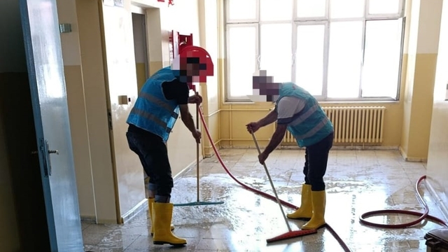 Bingöl'de yükümlülerden okul temizliği