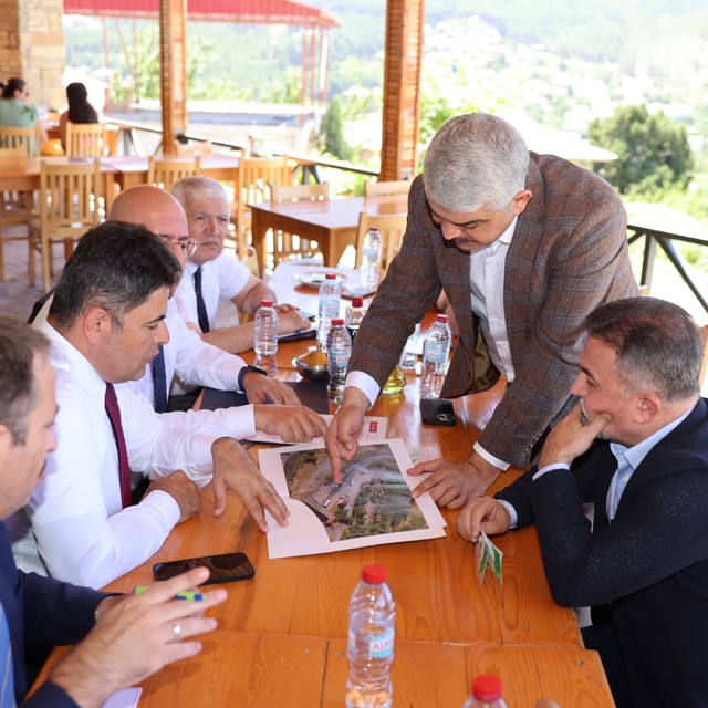 Ulaştırma ve Altyapı Bakan Yardımcısı Boyraz, Pozantı'da toplantıya katıldı...