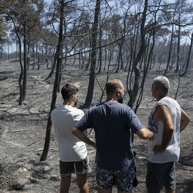 Çanakkale'deki orman yangınında alevler içinde kalan site sakinleri o anlar...