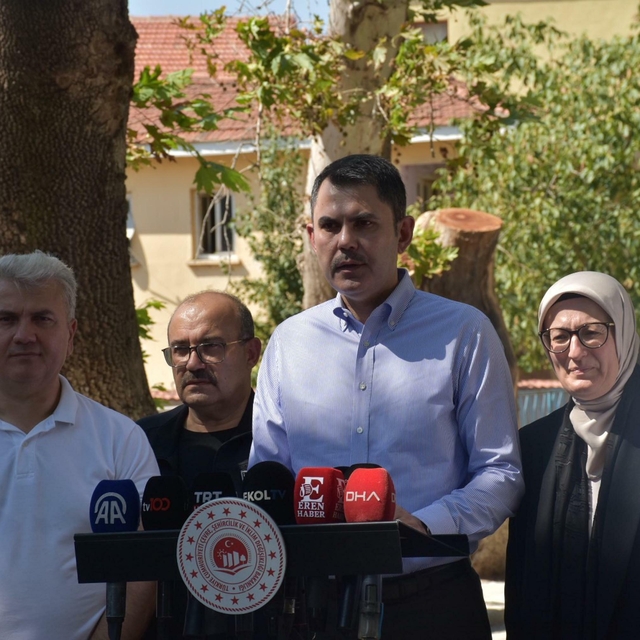 Bakan Kurum: Balıkesir'de 152 binada 265, Manisa'da 41 binada 53 bağımsız b...