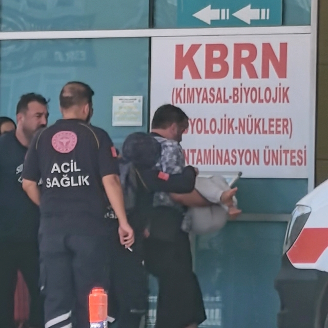 2'nci kat balkonundan düşen çocuk ağır yaralandı