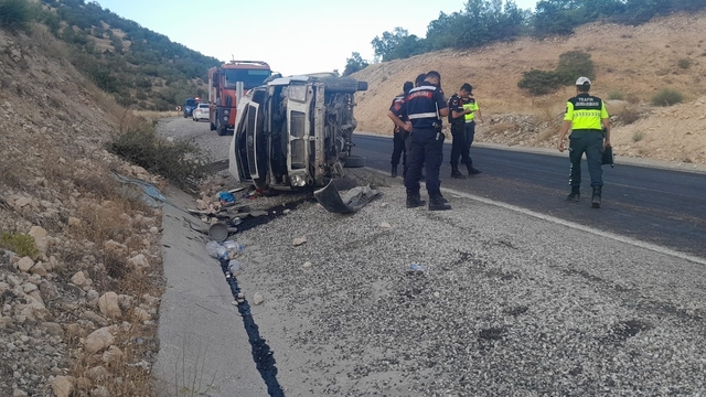 Adıyaman'da devrilen minibüsteki 19 kişi yaralandı