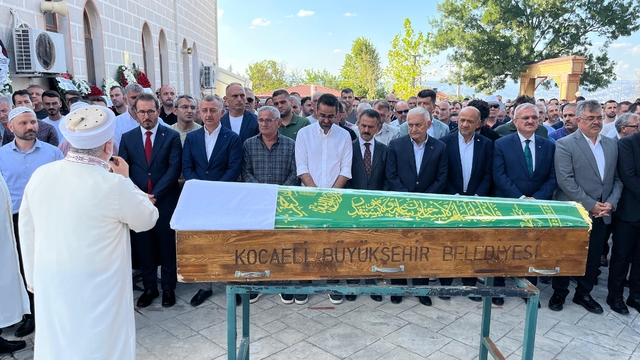 Binali Yıldırım, Cumhurbaşkanı eski danışmanı Serim'in babasının cenazesine katıldı
