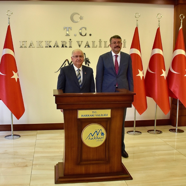 Milli Savunma Bakanı Güler, Hakkari'de "Kadın Buluşması"nda konuştu: