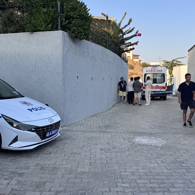 Bodrum'da 2 kişi evde başından silahla vurulmuş halde ölü bulundu