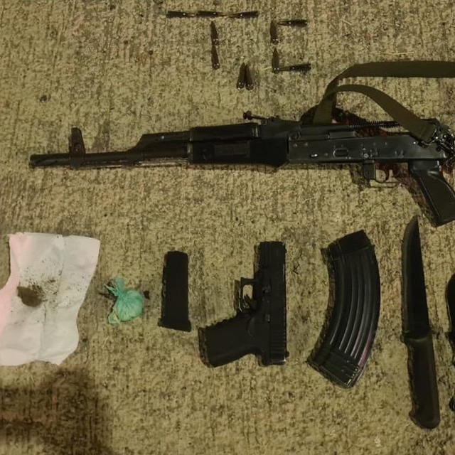 Adıyaman'da bir araçta uzun namlulu silah ve uyuşturucu ele geçirildi