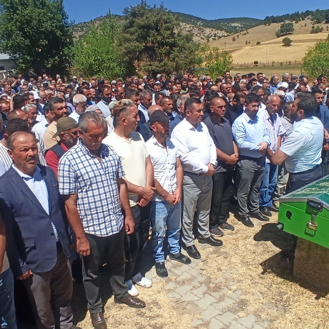 Tokat'ta traktör kazasında hayatını kaybeden kişi toprağa verildi