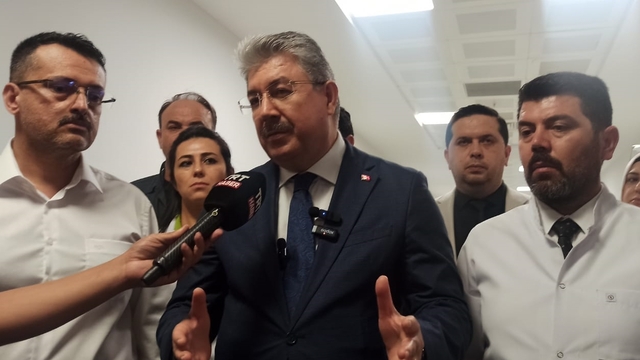 Osmaniye Valisi Yılmaz, kazada yaralanan işçileri ziyaret etti