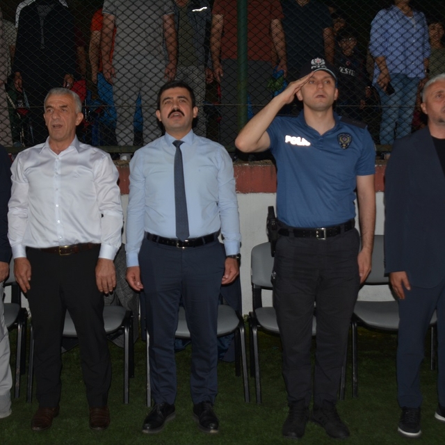 Çaykara'da düzenlenen futbol turnuvası sona erdi