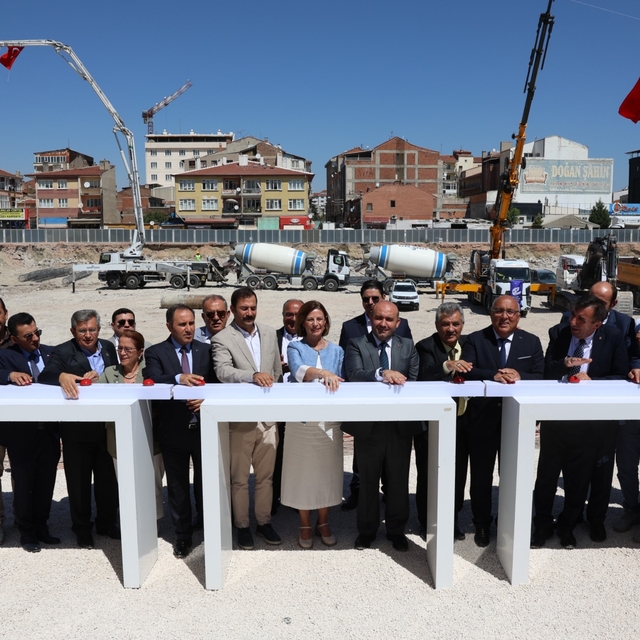 Eskişehir'de Kurtuluş Kapalı Pazar Yeri Projesi'nin temeli atıldı