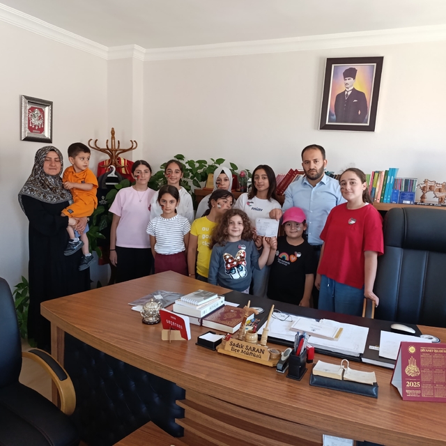 Çorum'da çocuklar, limonata satarak kazandıkları 10 bin 660 lirayı Filistin...