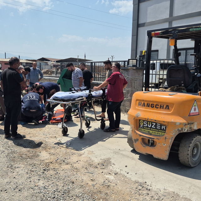 Turgutlu'da forkliftle çarpışan motosikletin sürücüsü yaralandı