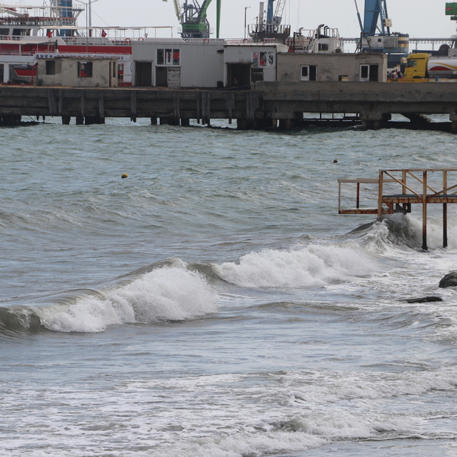 Tekirdağ'da etkili olan poyraz deniz ulaşımını olumsuz etkiliyor