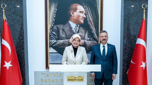 Aile ve Sosyal Hizmetler Bakan Yardımcısı Yenigün, Eskişehir Valisi Aksoy'u ziyaret etti