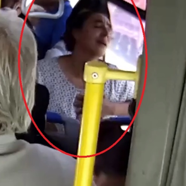 Otobüs şoförü fenalaşan yolcuyu hastaneye yetiştirdi