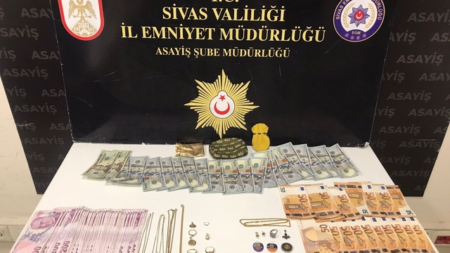 Sivas'ta, 10 milyon lira dolandıran şüphelilere operasyon: 2 tutuklama