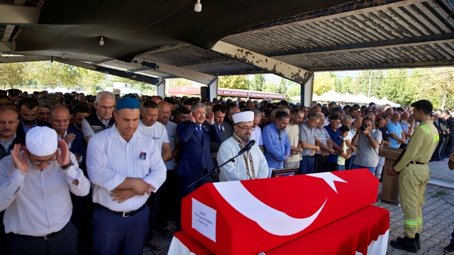 Osmaniye'de arazözün devrilmesi sonucu şehit olan orman işçisinin cenazesi defnedildi