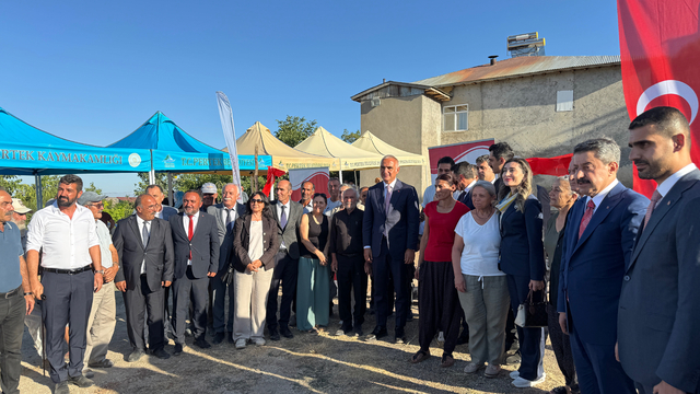 Kültür ve Turizm Bakanı Ersoy, Tunceli'de Tozkoparan Höyüğü kazı alanını ziyaret etti