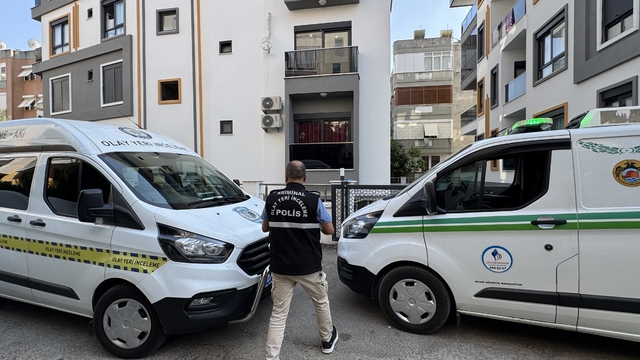 Alanya'da arkadaşını öldüren kişi, evi kiraladığı emlakçıyı arayıp kendini ihbar etti