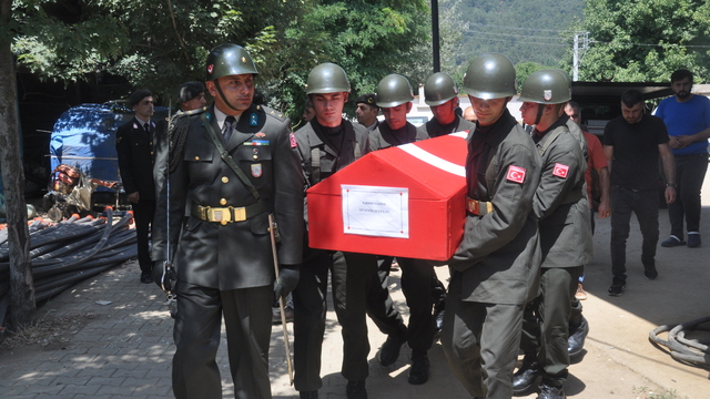 İzmirli Kıbrıs Gazisi Hüseyin Suluçay son yolculuğuna uğurlandı