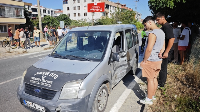 Samsun'da hafif ticari araç ile motosikletin çarpışması sonucu 2 kişi yaralandı