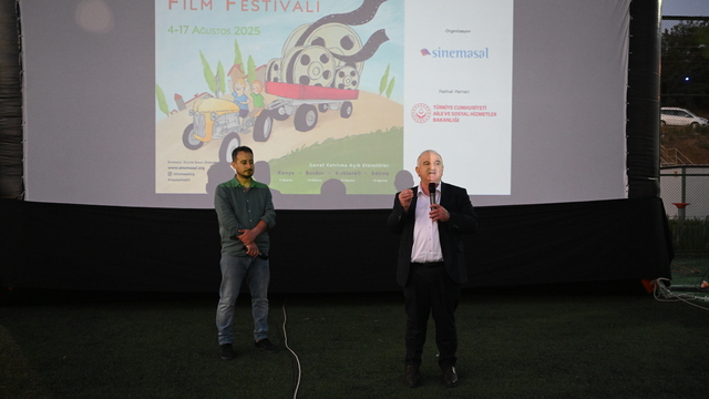 Edirne'de 13. Sinemasal Film Festivali kapsamında "Neşeli Günler" filminin gösterimi yapıldı