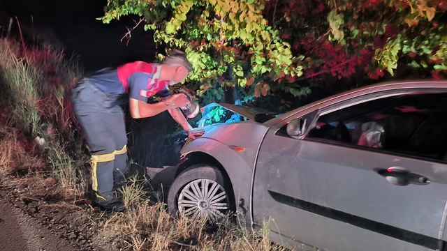 Çorum'da devrilen otomobildeki 2 kişi yaralandı