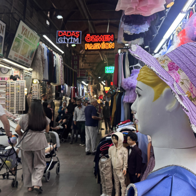 Kayseri'de gurbetçiler tarihi Kapalı Çarşı'dan vazgeçmiyor