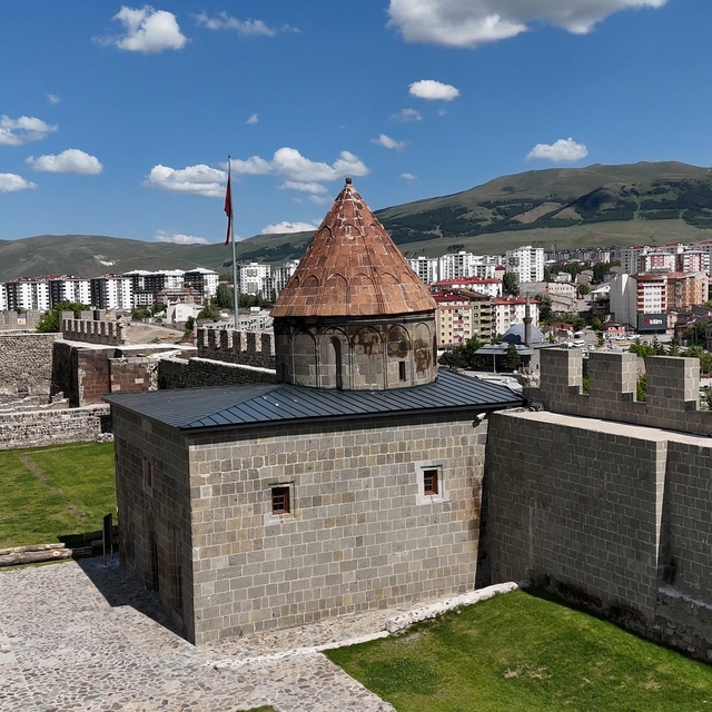 Erzurum'daki Kale Mescidi asırlardır ayakta duruyor