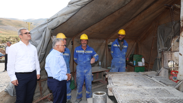 Başkan Büyükkılıç, Erciyes'te sıcak su sondaj çalışmalarını inceledi