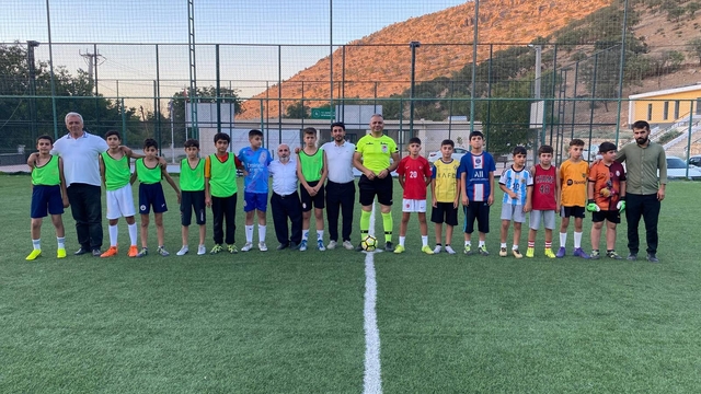 Savur'da halı saha futbol turnuvası sona erdi