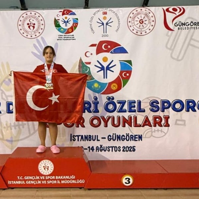 Muğlalı özel sporcu Elif'ten 3 madalya