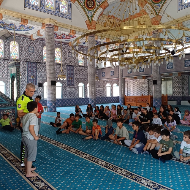 Afyonkarahisar'daki çocuklara trafik eğitimi verildi