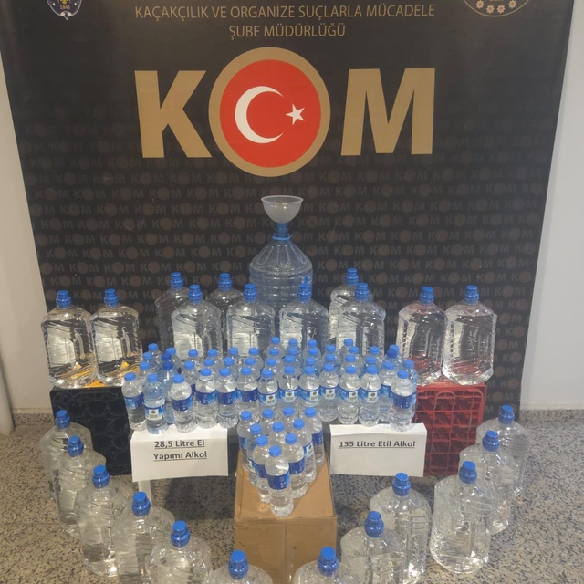 Sivas'ta 163,5 litre sahte içki ele geçirildi