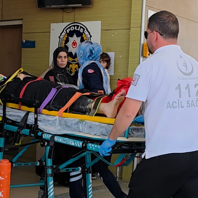 Bursa'da 2 katlı binanın terasından düşen kişi ağır yaralandı