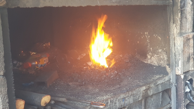 Gaziantep'te demirciler kavurucu sıcaklarla mücadele ediyor