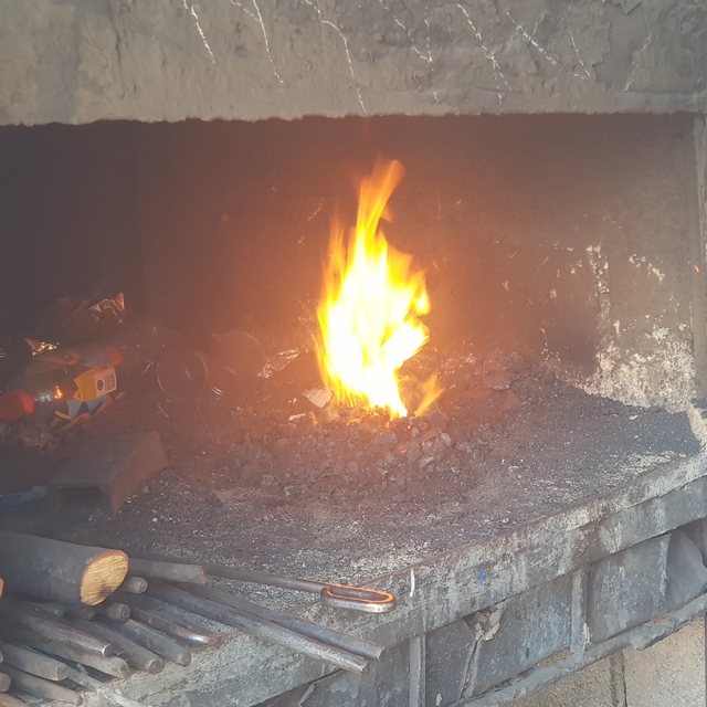 Gaziantep'te demirciler kavurucu sıcaklarla mücadele ediyor