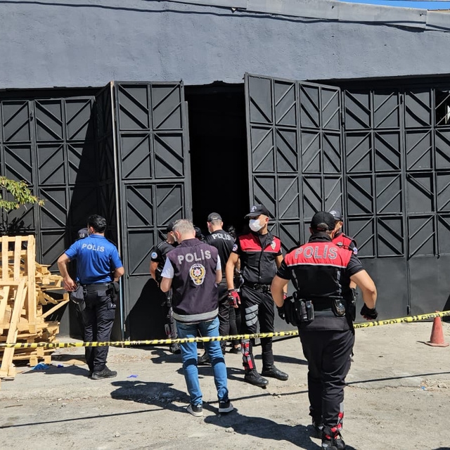 Atık yağ tankına düşen anne ve oğlu öldü