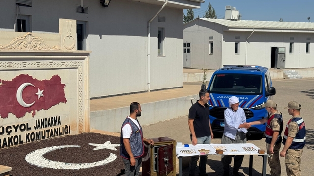 Amcalarının içinde 3 milyon liralık altını bulunan kasayı çalan 2 kardeş yakalandı